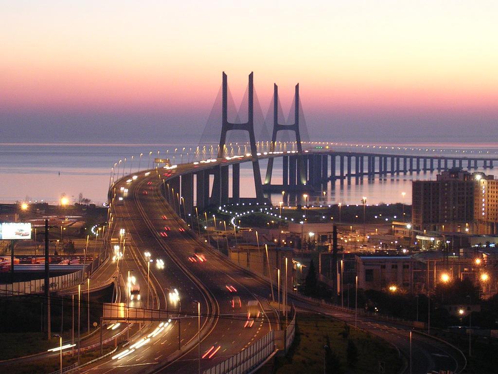 A View To The River Tejo - Sixtyfive Boutique Home リスボン エクステリア 写真