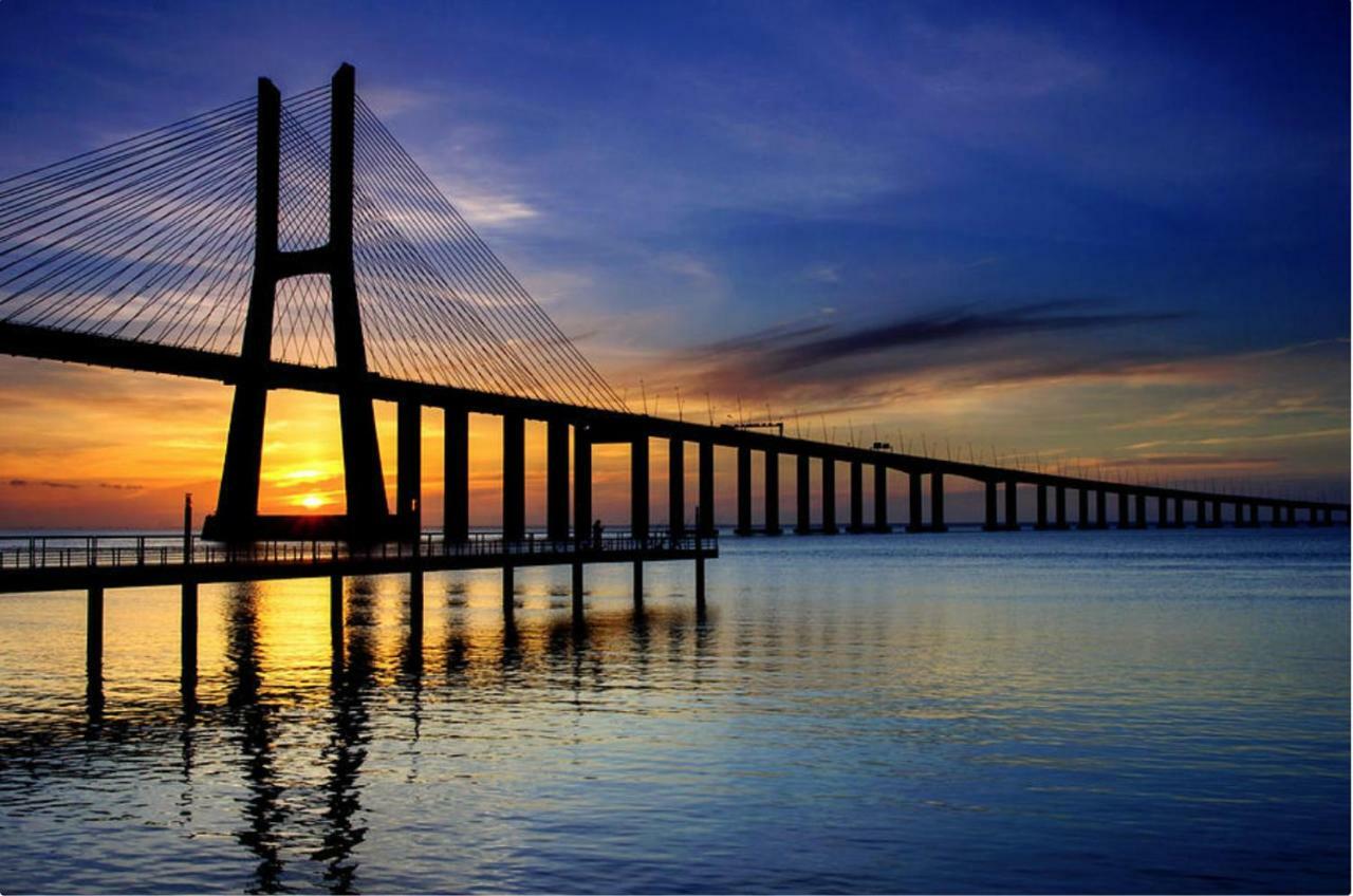 A View To The River Tejo - Sixtyfive Boutique Home リスボン エクステリア 写真
